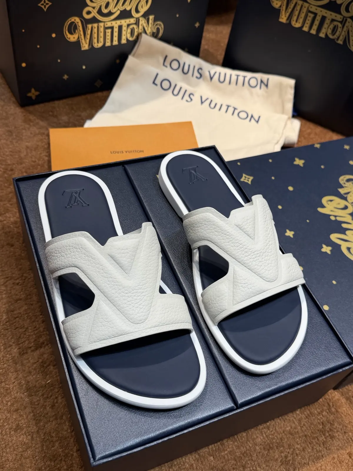 LV Style Canvas Men's Shoes Lookbook Reference image 2