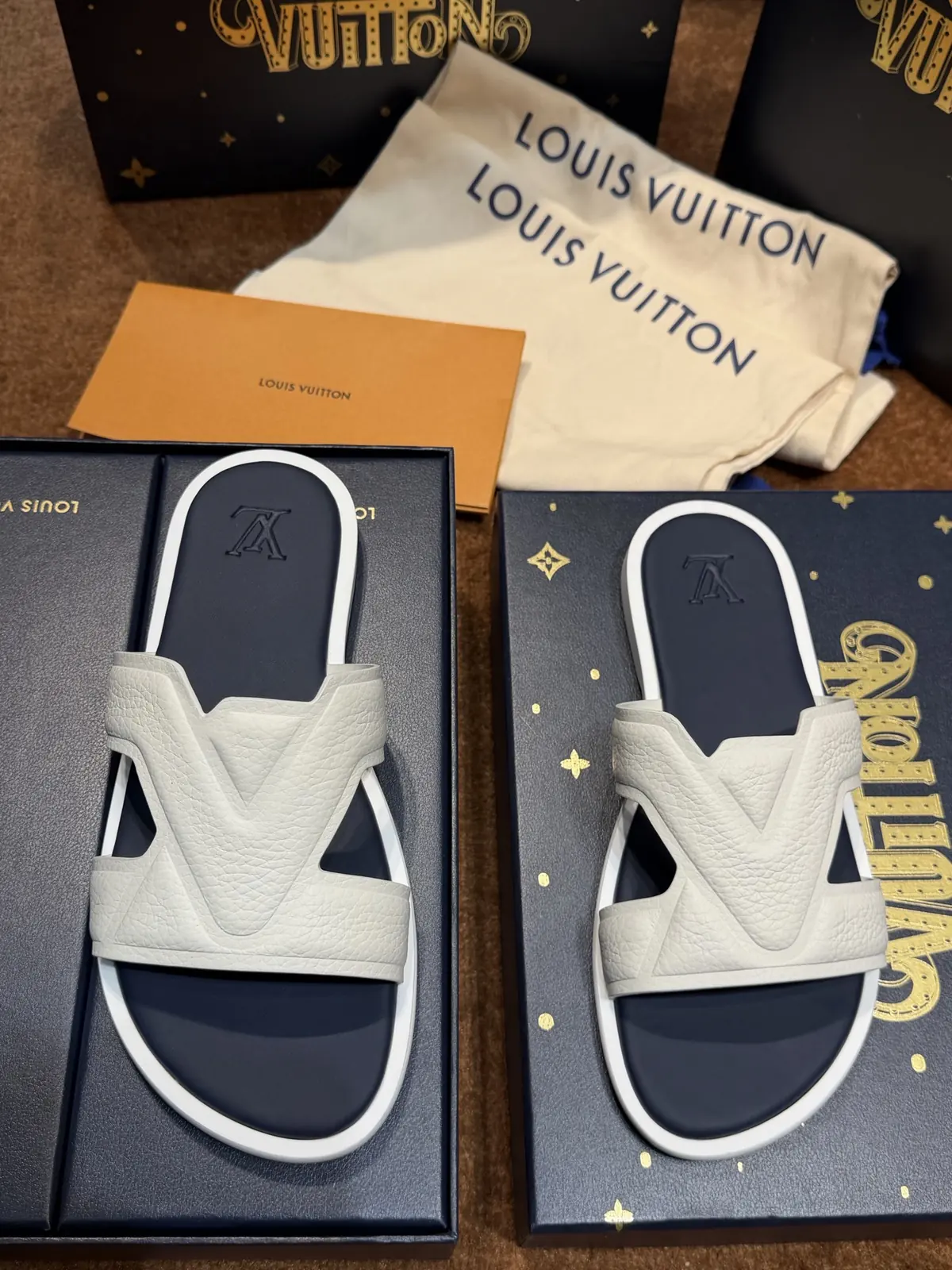 LV Style Canvas Men's Shoes Lookbook Reference image 3