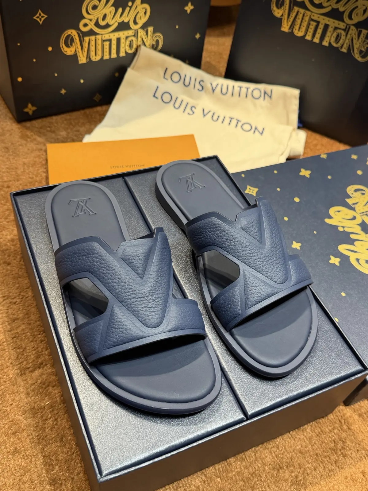 LV Style Canvas Men's Shoes Lookbook Reference image 2