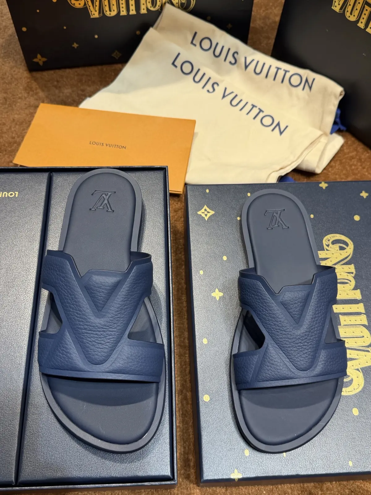 LV Style Canvas Men's Shoes Lookbook Reference image 3