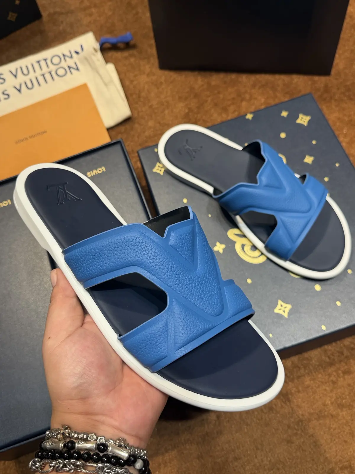 LV Style Canvas Men's Shoes Lookbook Reference image 4