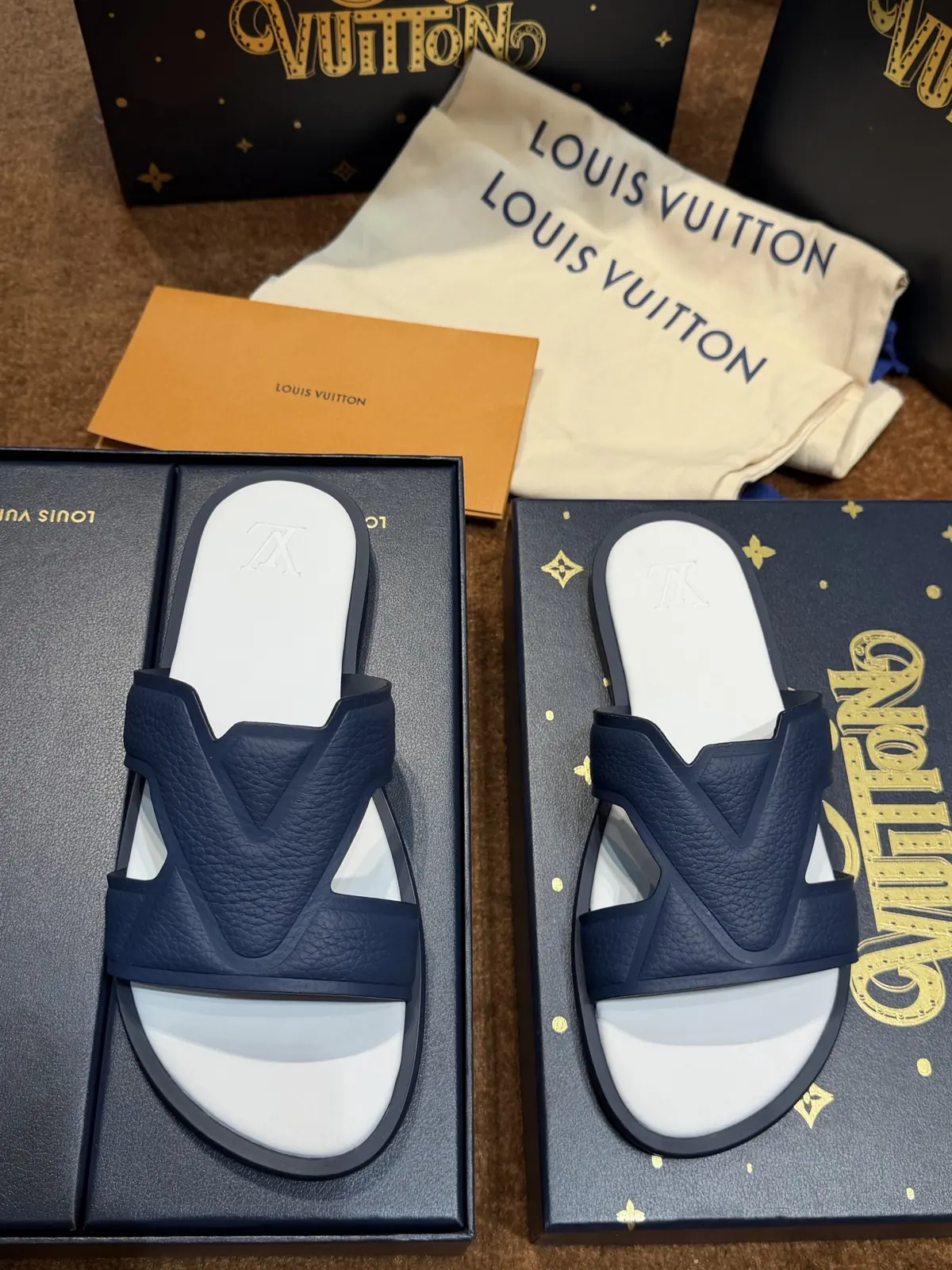 LV Style Canvas Men's Shoes Lookbook Reference image 3