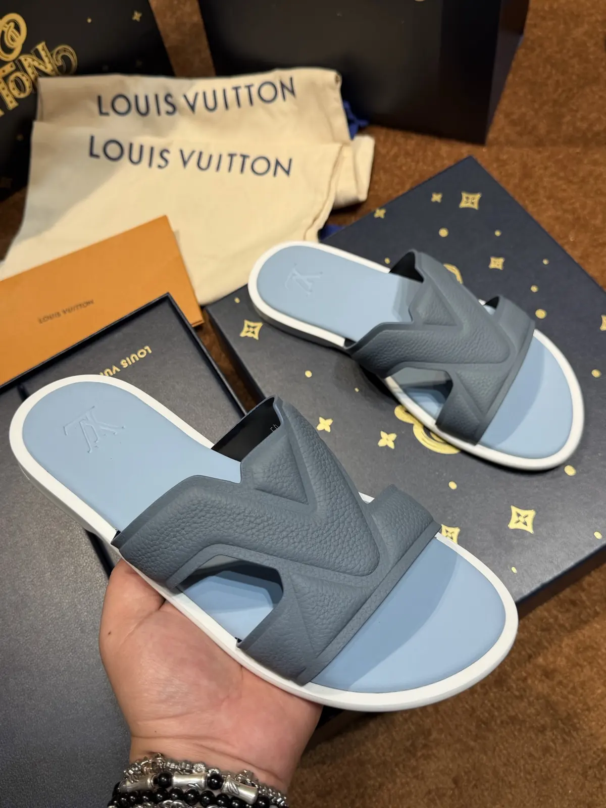 LV Style Canvas Men's Shoes Lookbook Reference image 4