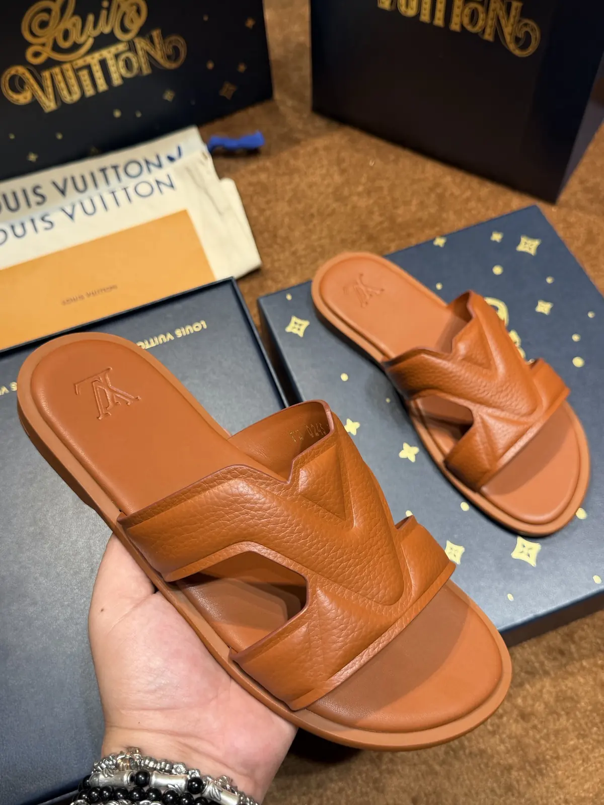 LV Style Canvas Men's Shoes Lookbook Reference image 4