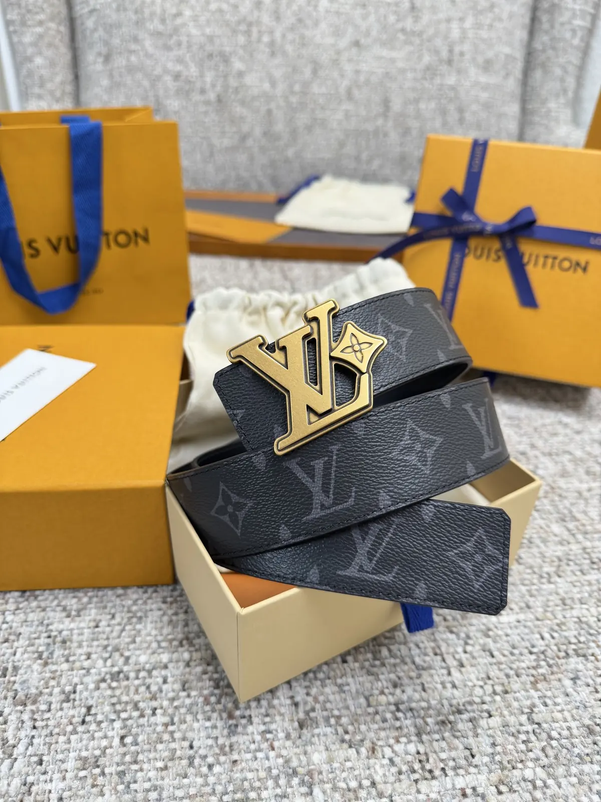 LV Style Gold Leather Men's Belt Lookbook Reference image 5