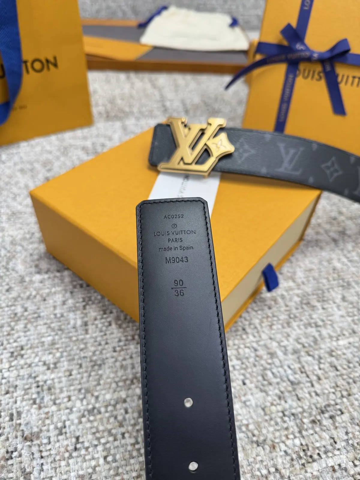 LV Style Gold Leather Men's Belt Lookbook Reference image 6