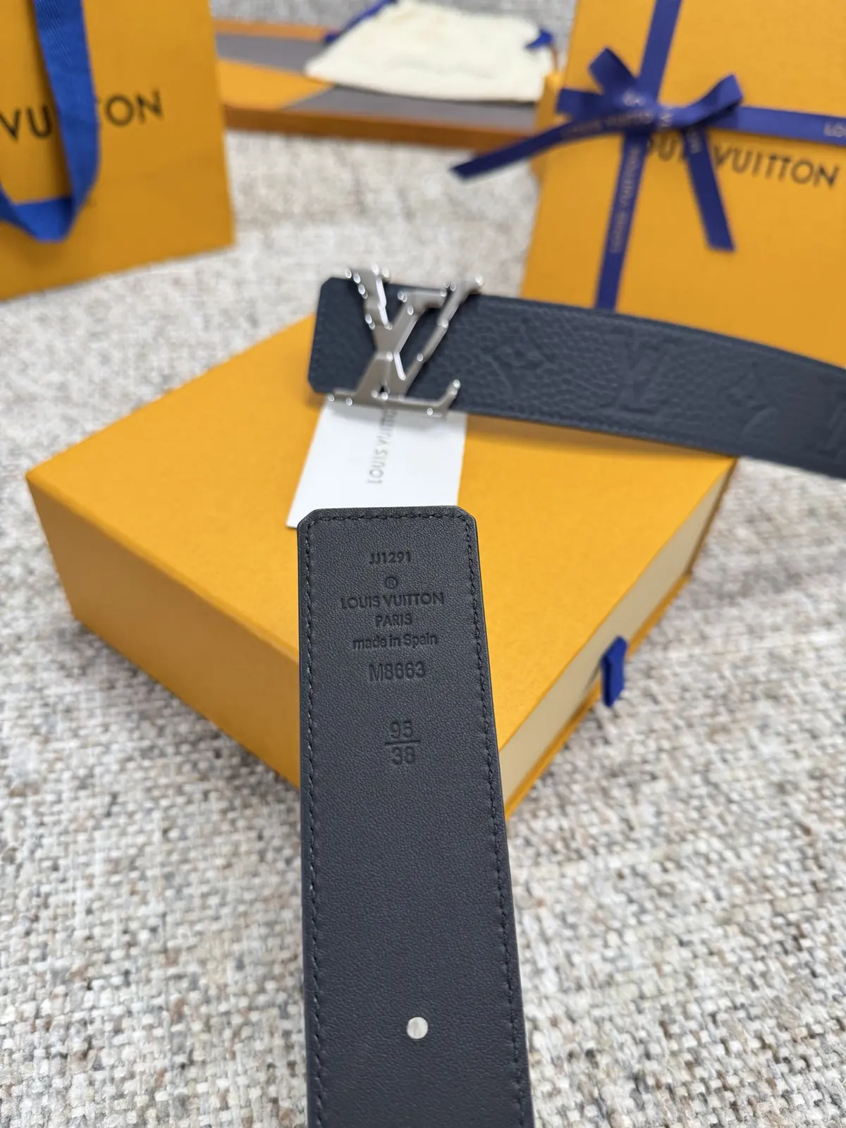 LV Style Gold Leather Men's Belt Lookbook Reference image 6