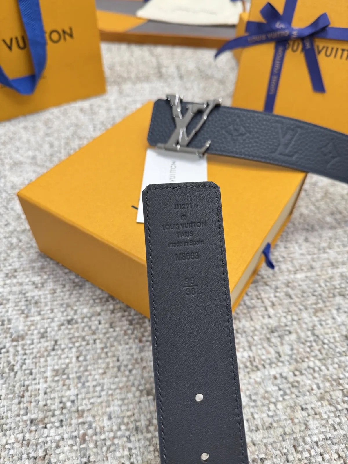 LV Style Gold Leather Men's Belt Lookbook Reference image 6
