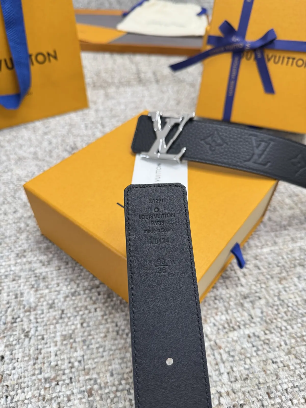 LV Style Gold Leather Men's Belt Lookbook Reference image 6