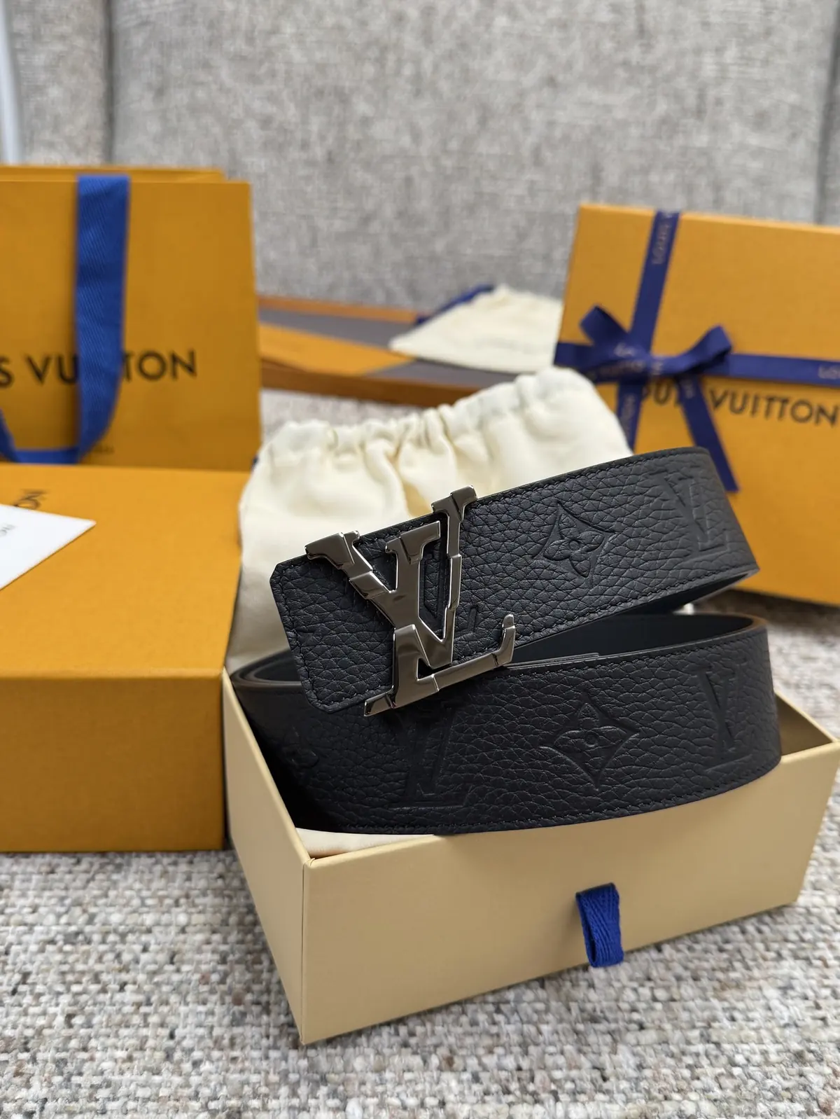 LV Style Gold Leather Men's Belt Lookbook Reference image 5