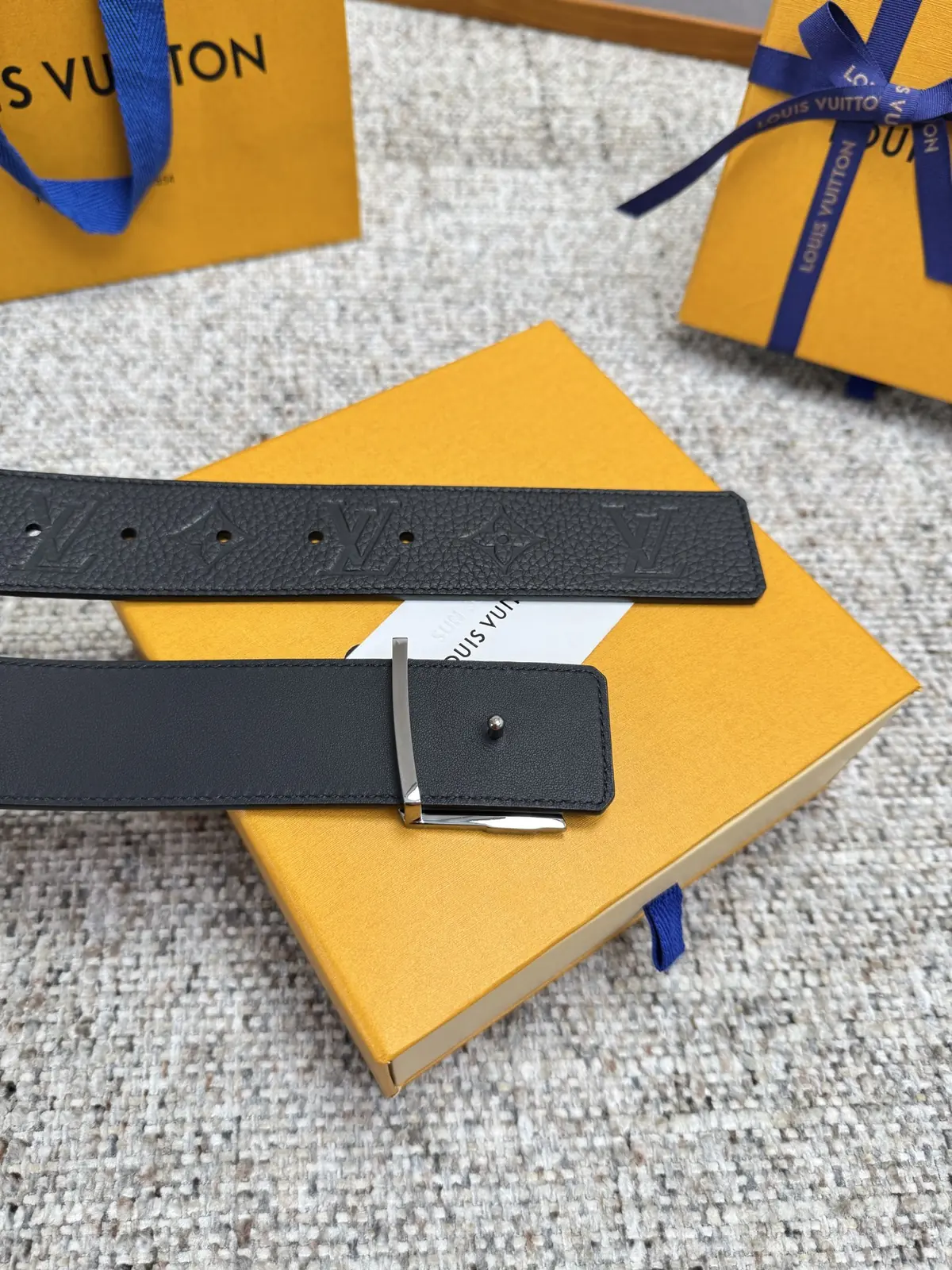 LV Style Gold Leather Men's Belt Lookbook Reference image 6