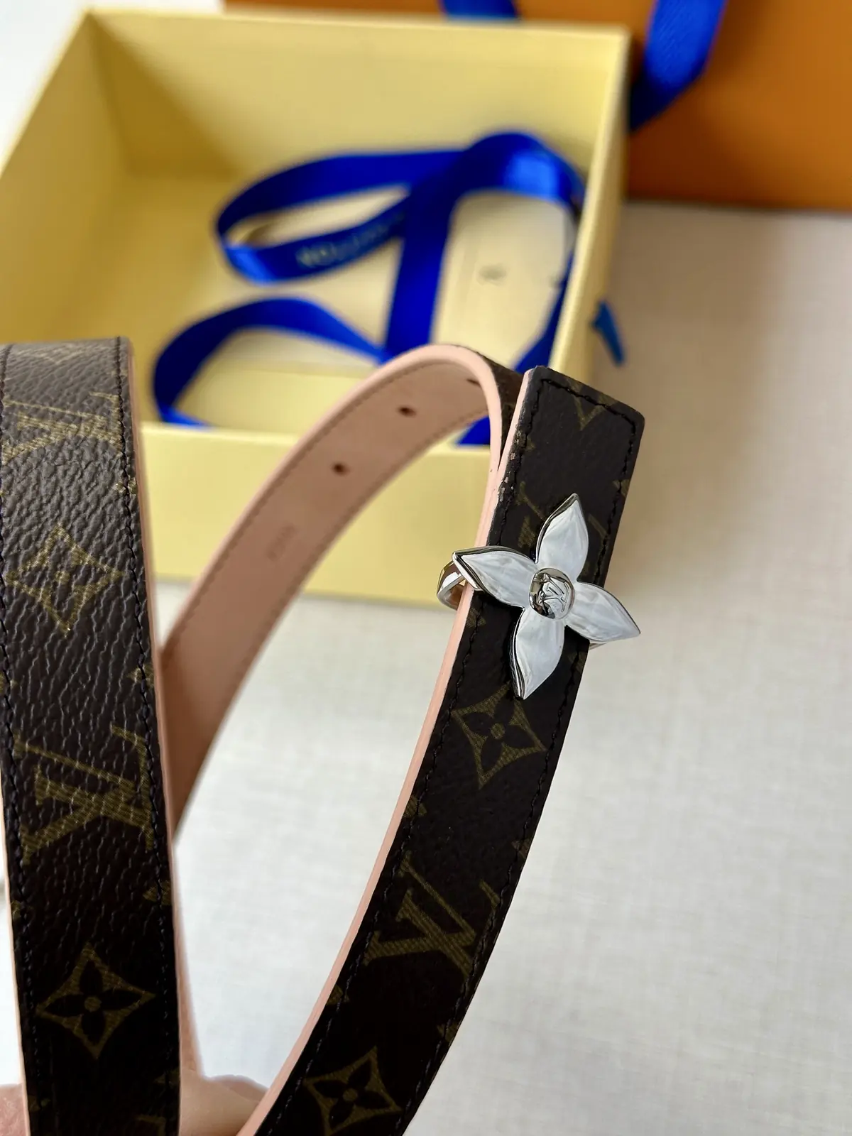 LV Style Gold Leather Women's Belt Lookbook Reference image 5