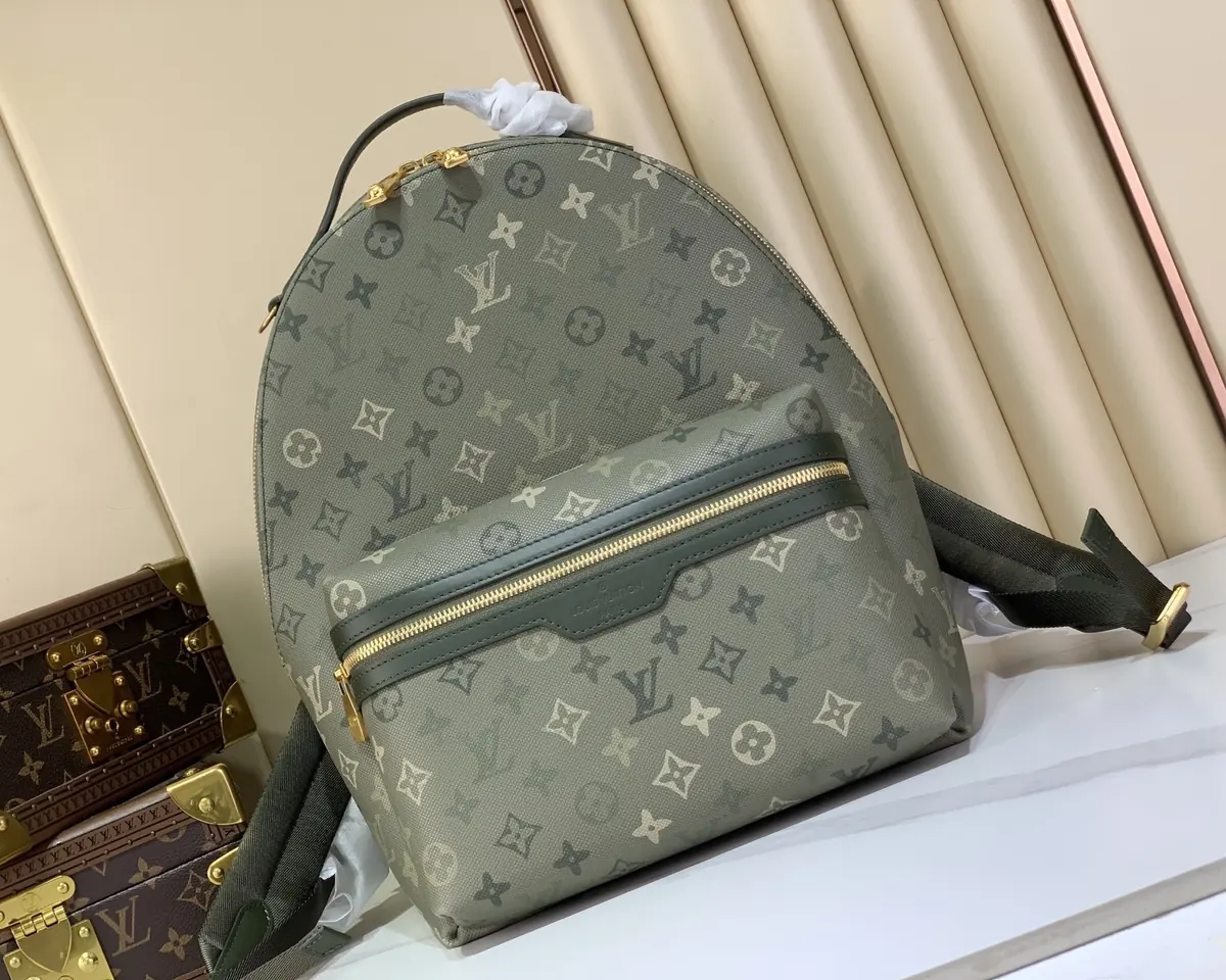 LV Style Green Canvas Shoulder Bag Lookbook Reference image 1