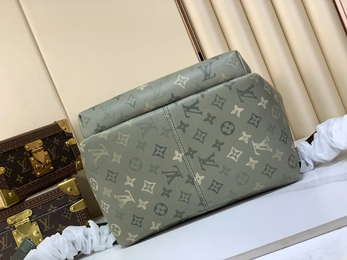 LV Style Green Canvas Shoulder Bag Lookbook Reference image 4