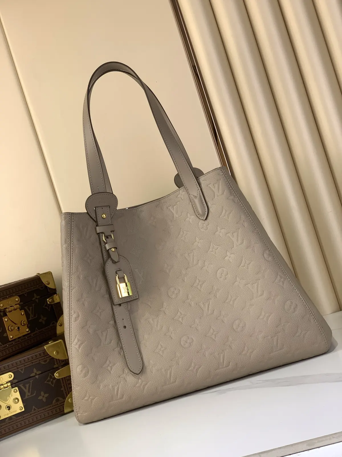LV Style Grey Leather Tote Bag Lookbook Reference image 1