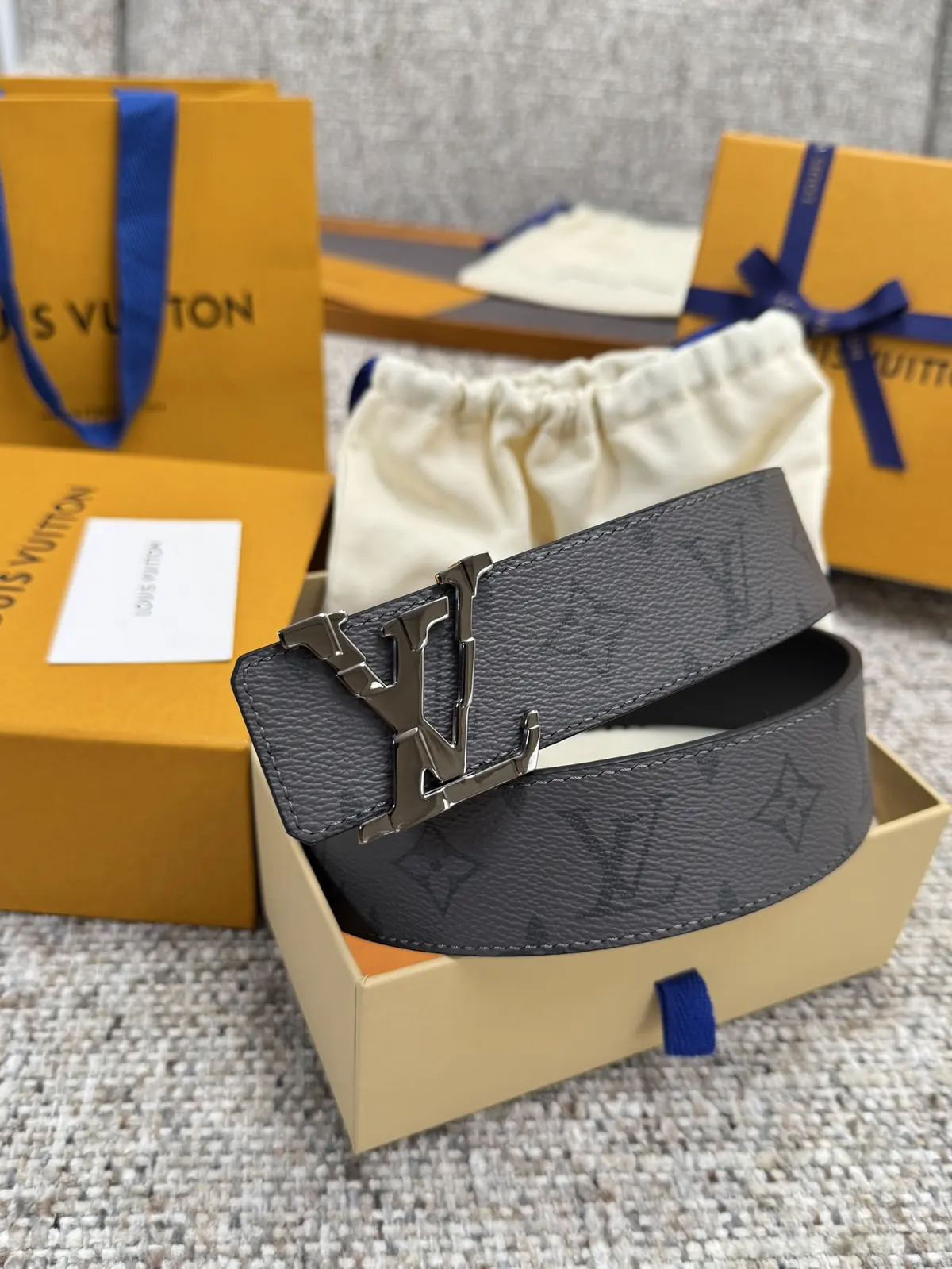 LV Style Leather Men's Belts Lookbook Reference image 5
