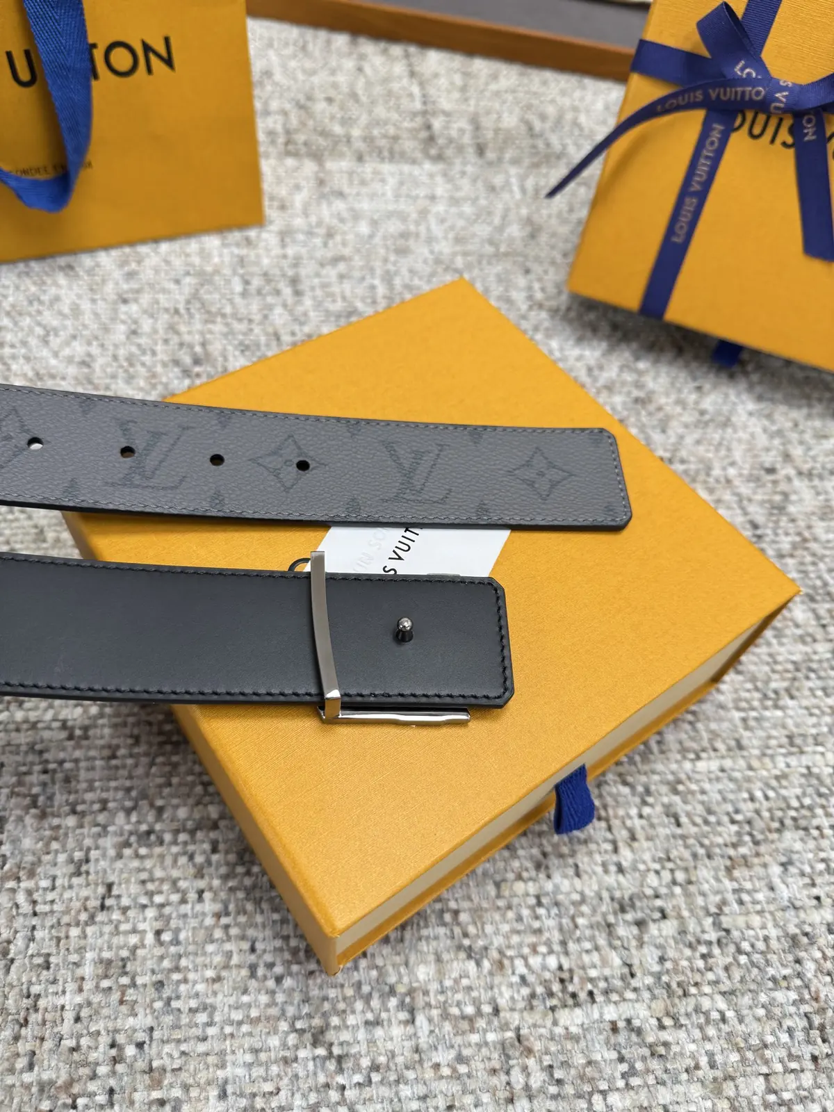 LV Style Leather Men's Belts Lookbook Reference image 6