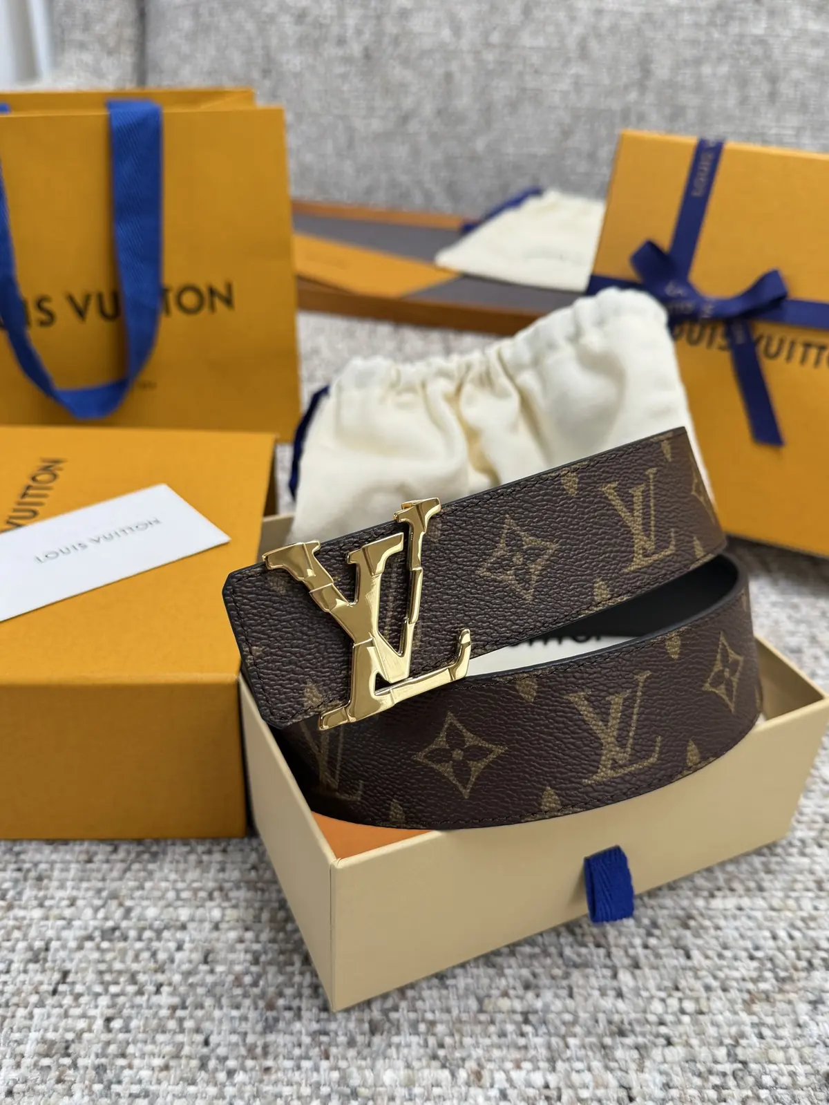 LV Style Leather Men's Belts Lookbook Reference image 5