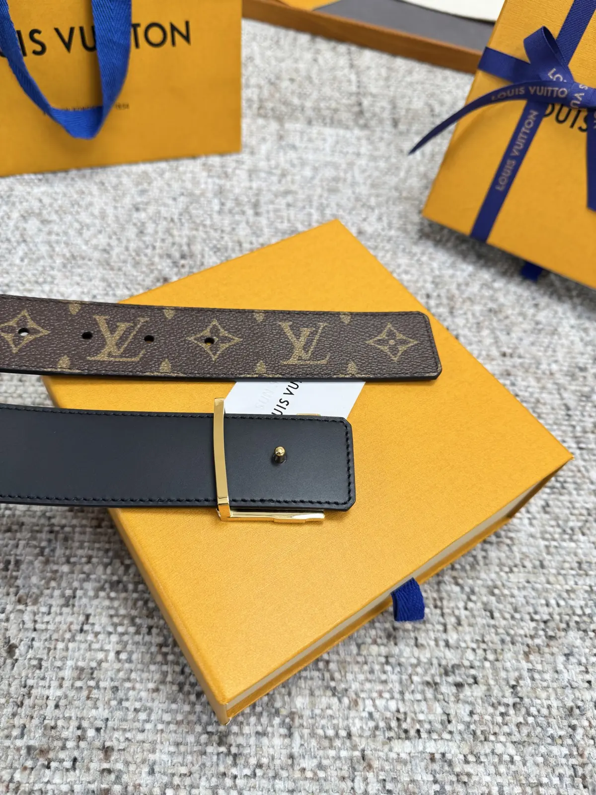 LV Style Leather Men's Belts Lookbook Reference image 6