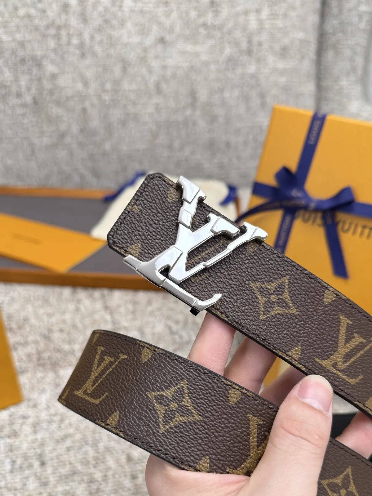 LV Style Leather Men's Belts Lookbook Reference image 3