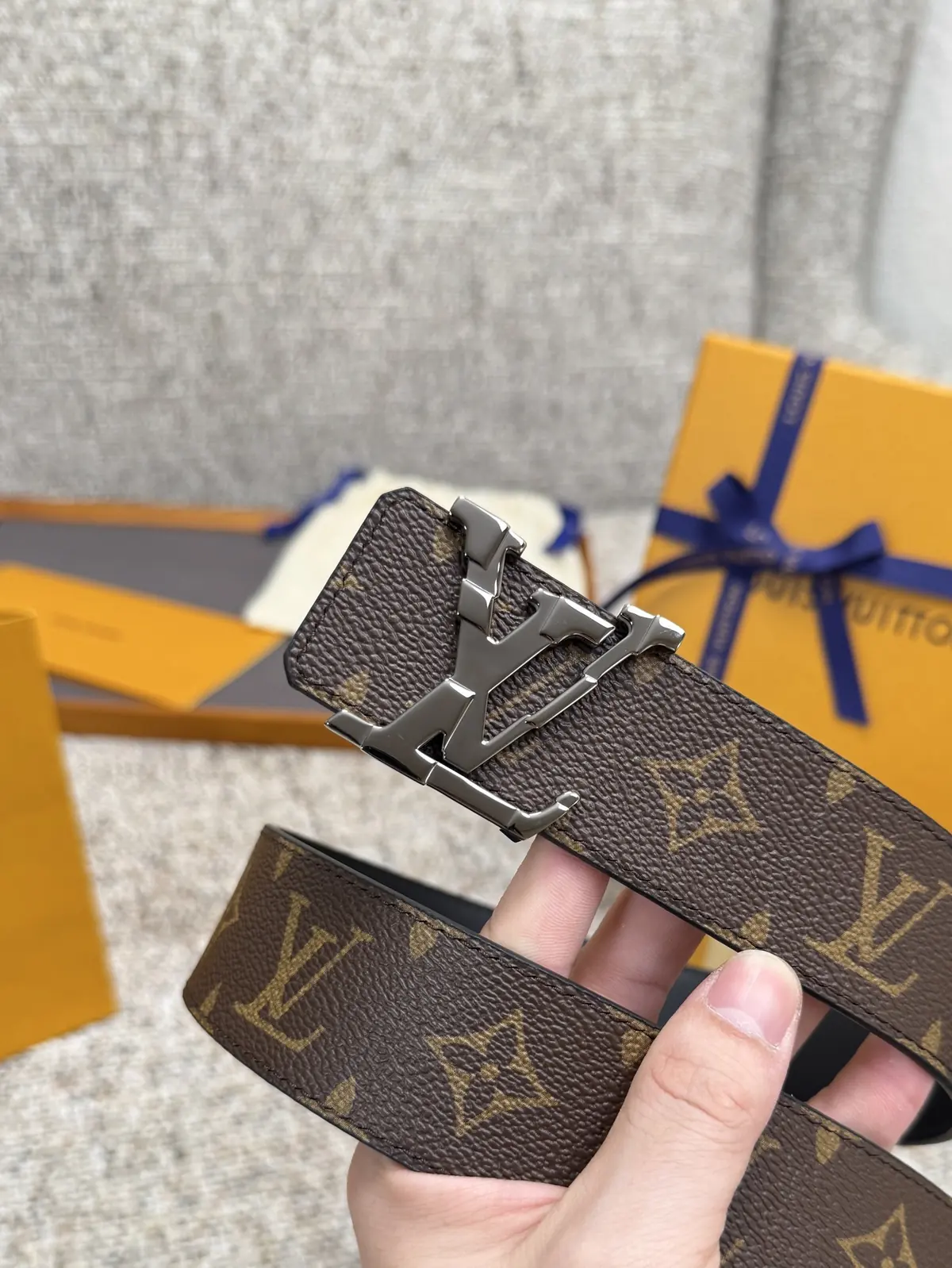 LV Style Leather Men's Belts Lookbook Reference image 3