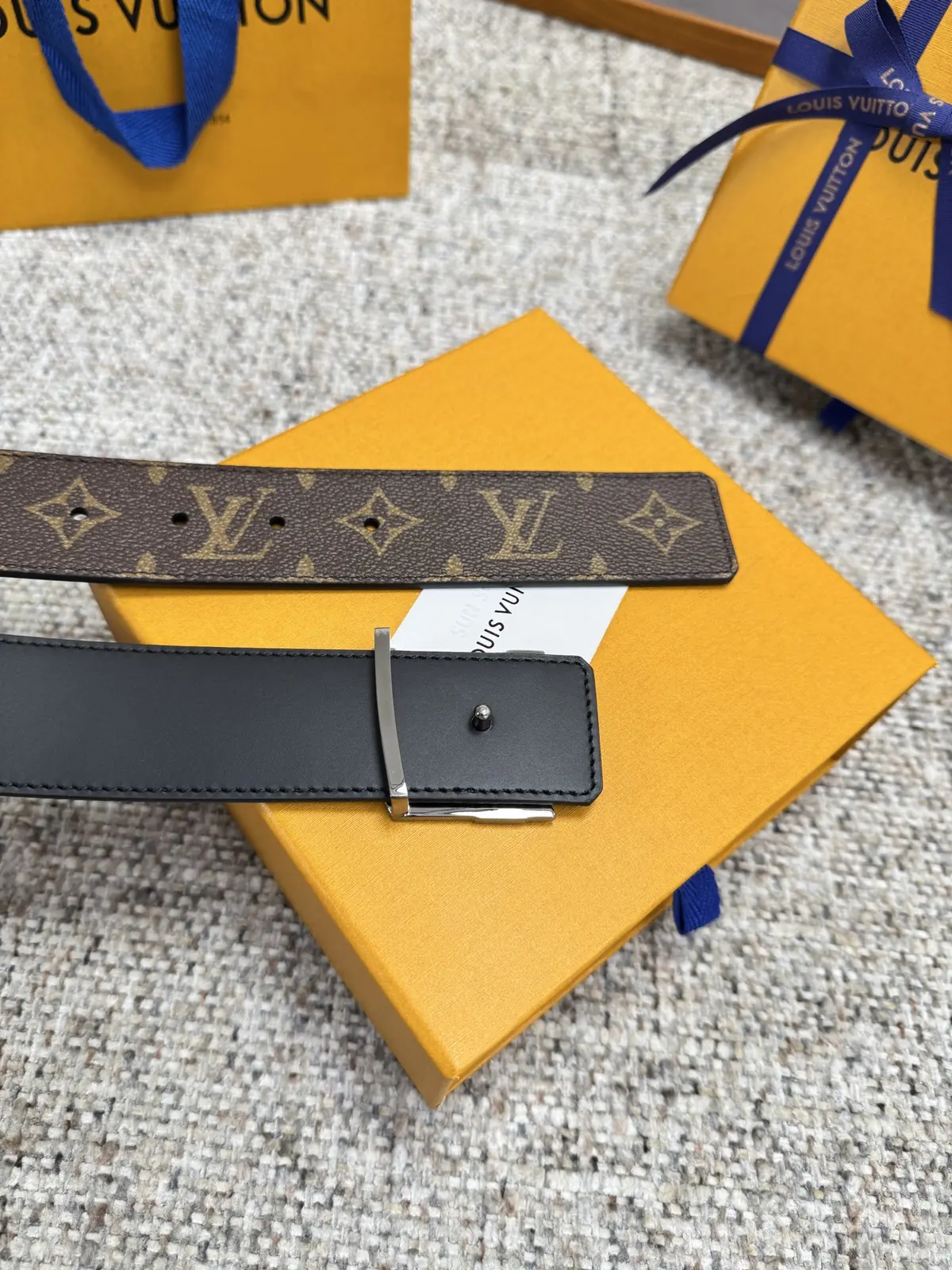 LV Style Leather Men's Belts Lookbook Reference image 6