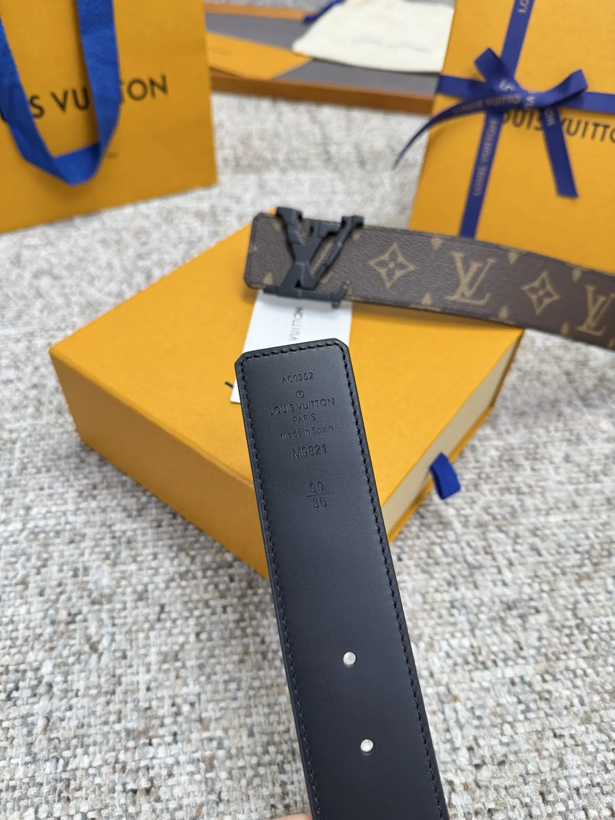 LV Style Leather Men's Belts Lookbook Reference image 6