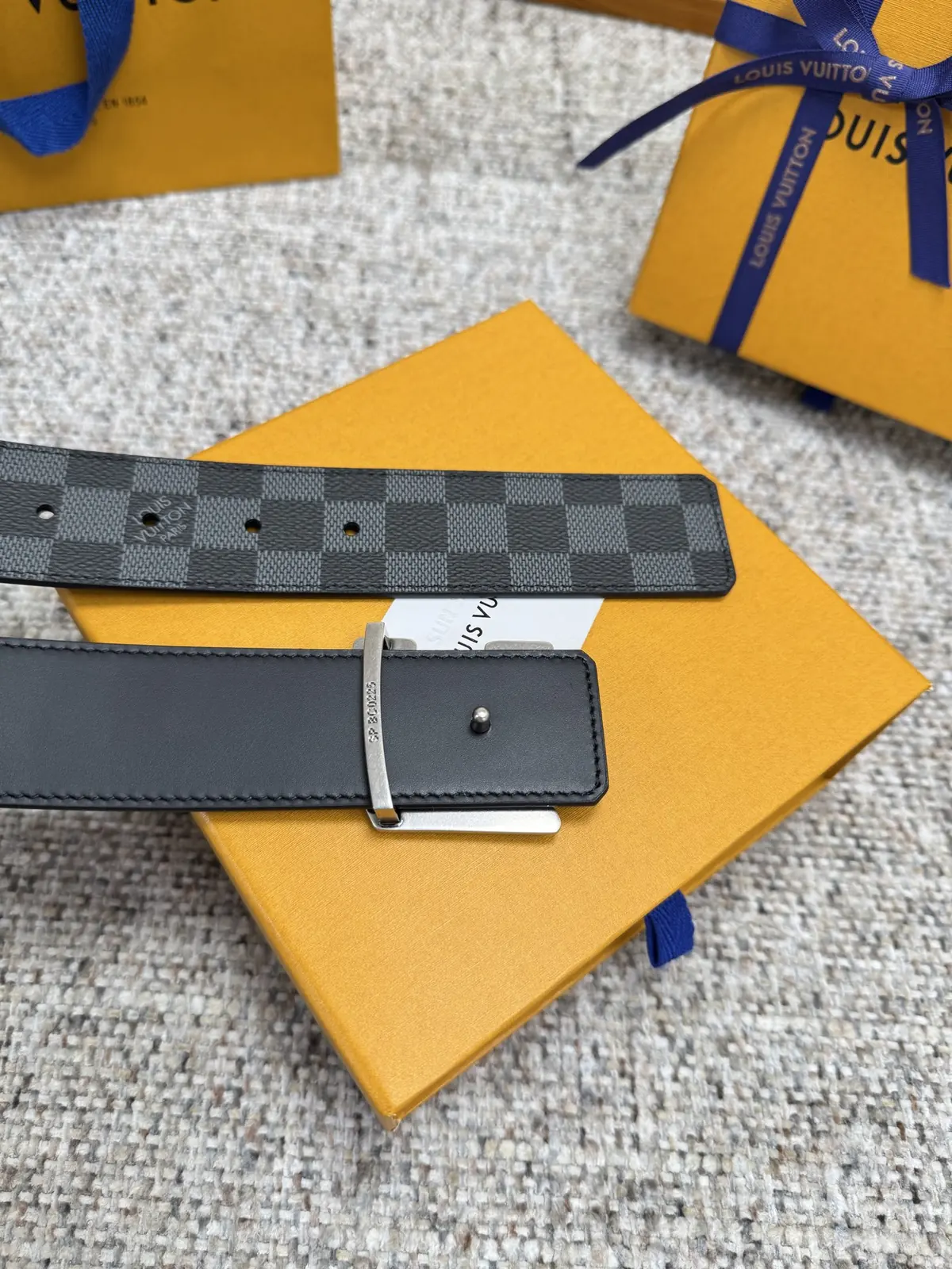 LV Style Leather Men's Belts Lookbook Reference image 6