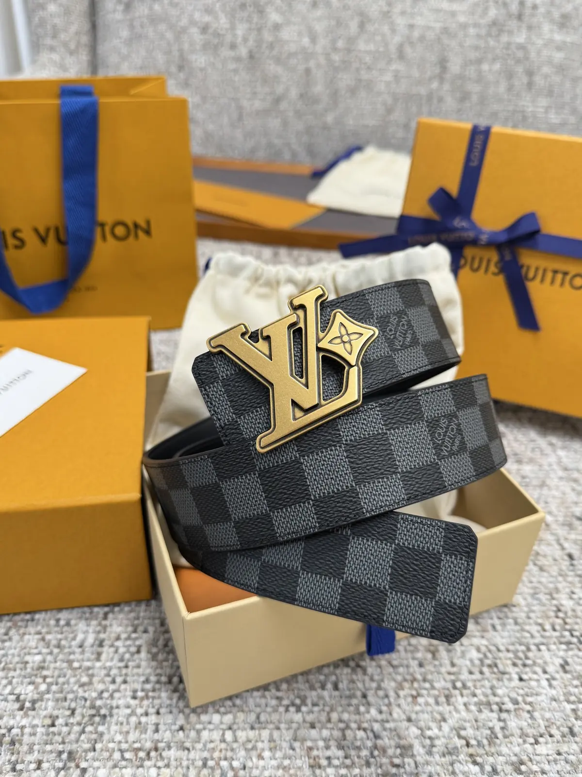 LV Style Leather Men's Belts Lookbook Reference image 5