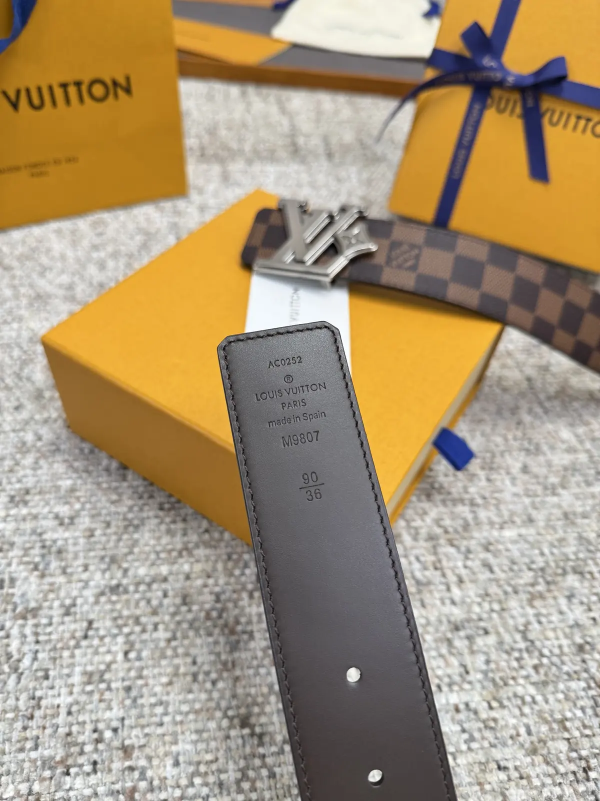 LV Style Leather Men's Belts Lookbook Reference image 6