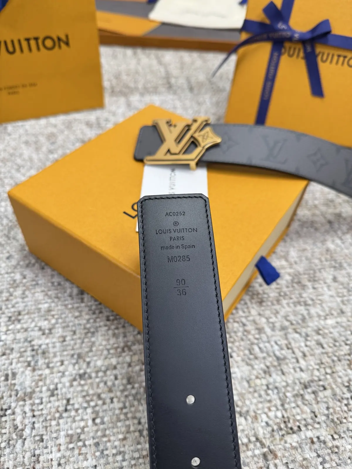 LV Style Leather Men's Belts Lookbook Reference image 6