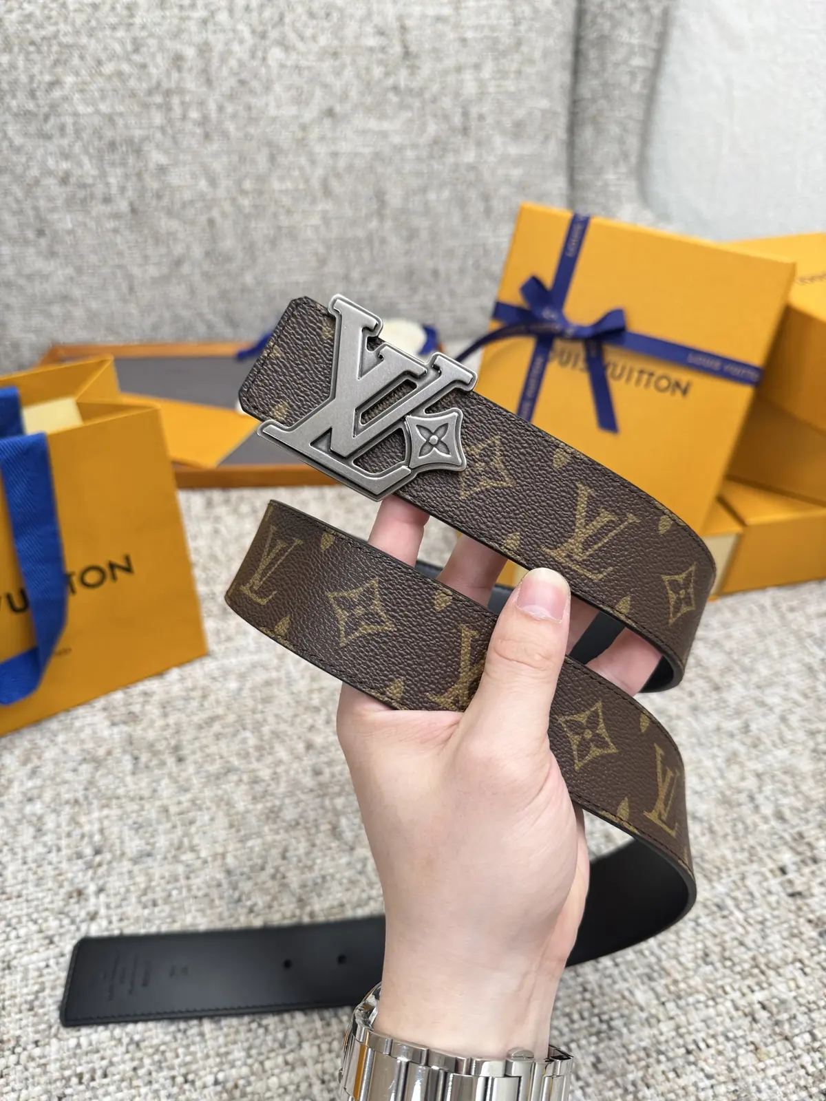 LV Style Leather Men's Belts Lookbook Reference image 2