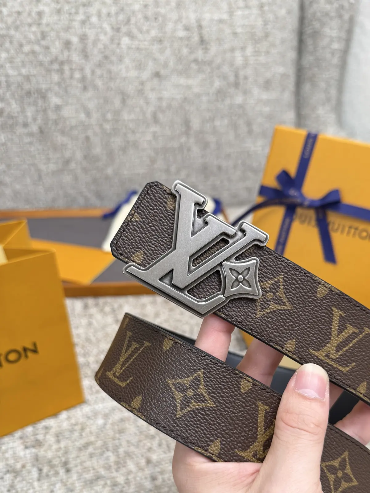 LV Style Leather Men's Belts Lookbook Reference image 3