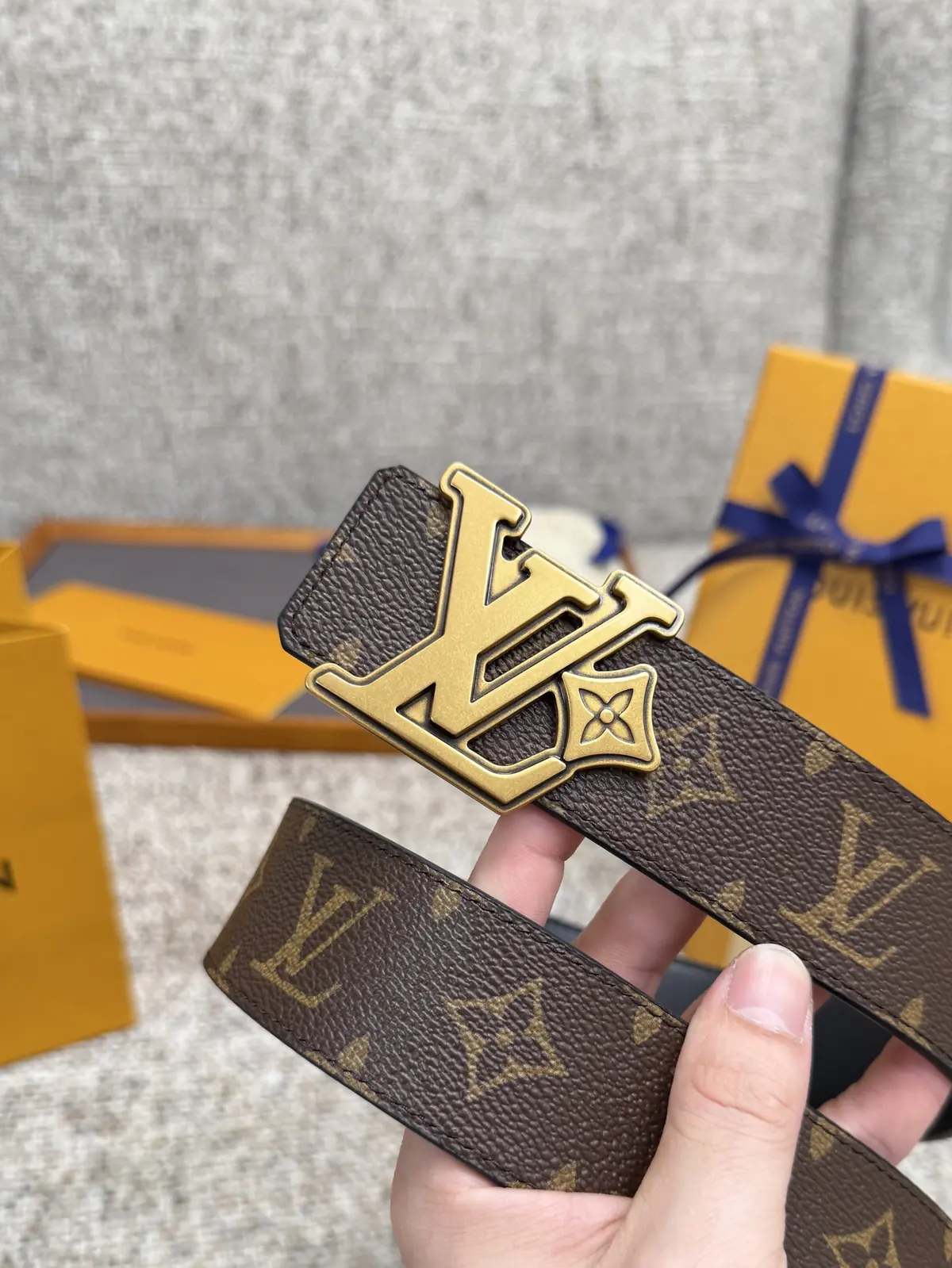 LV Style Leather Men's Belts Lookbook Reference image 3