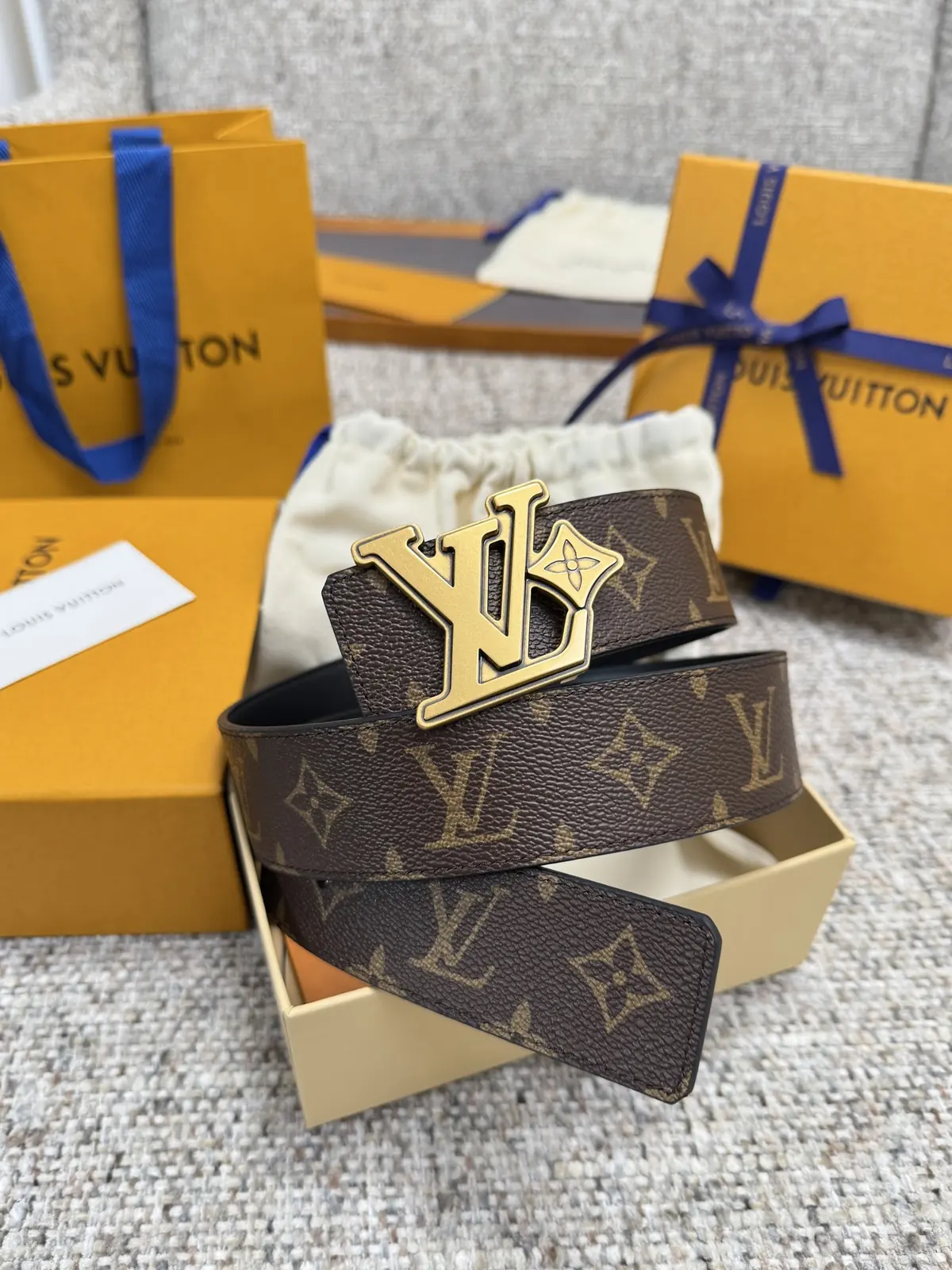 LV Style Leather Men's Belts Lookbook Reference image 5