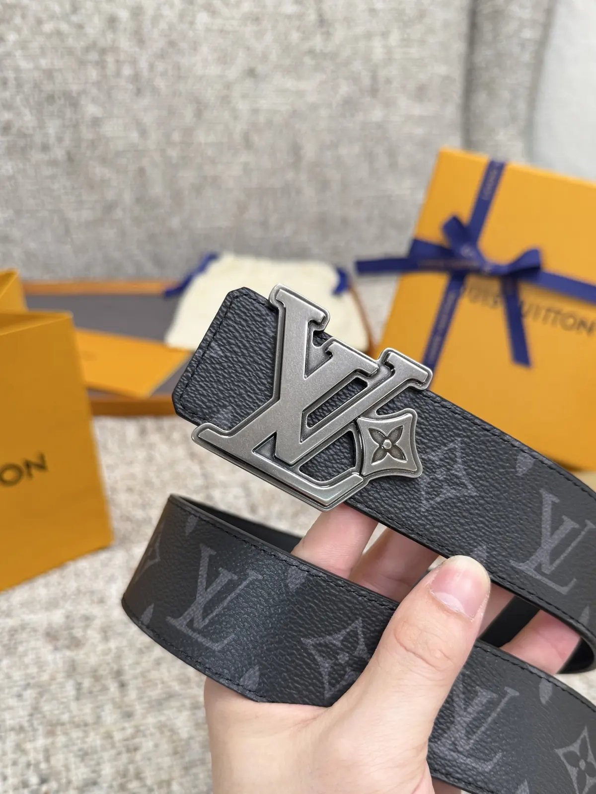 LV Style Leather Men's Belts Lookbook Reference image 3