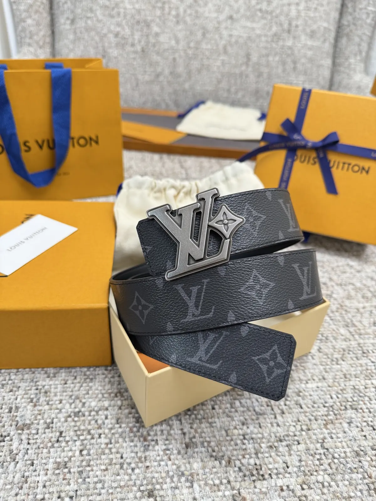 LV Style Leather Men's Belts Lookbook Reference image 5