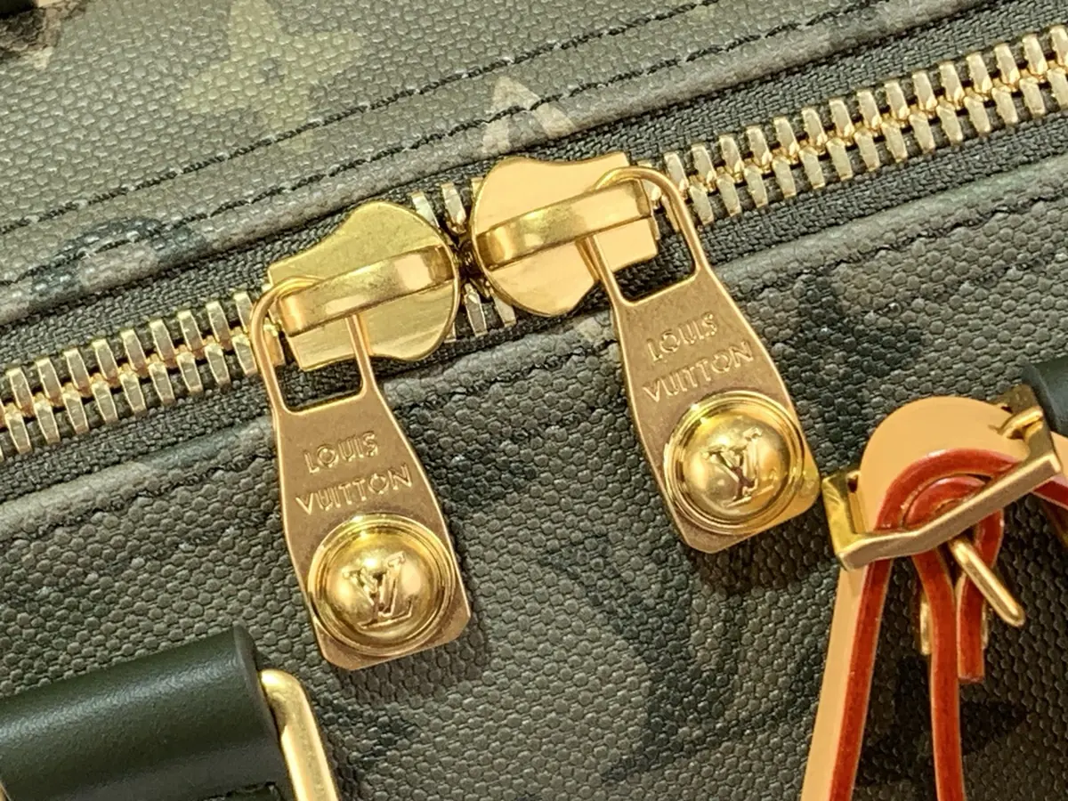 LV Style Leather Travel Bag Lookbook Reference image 6