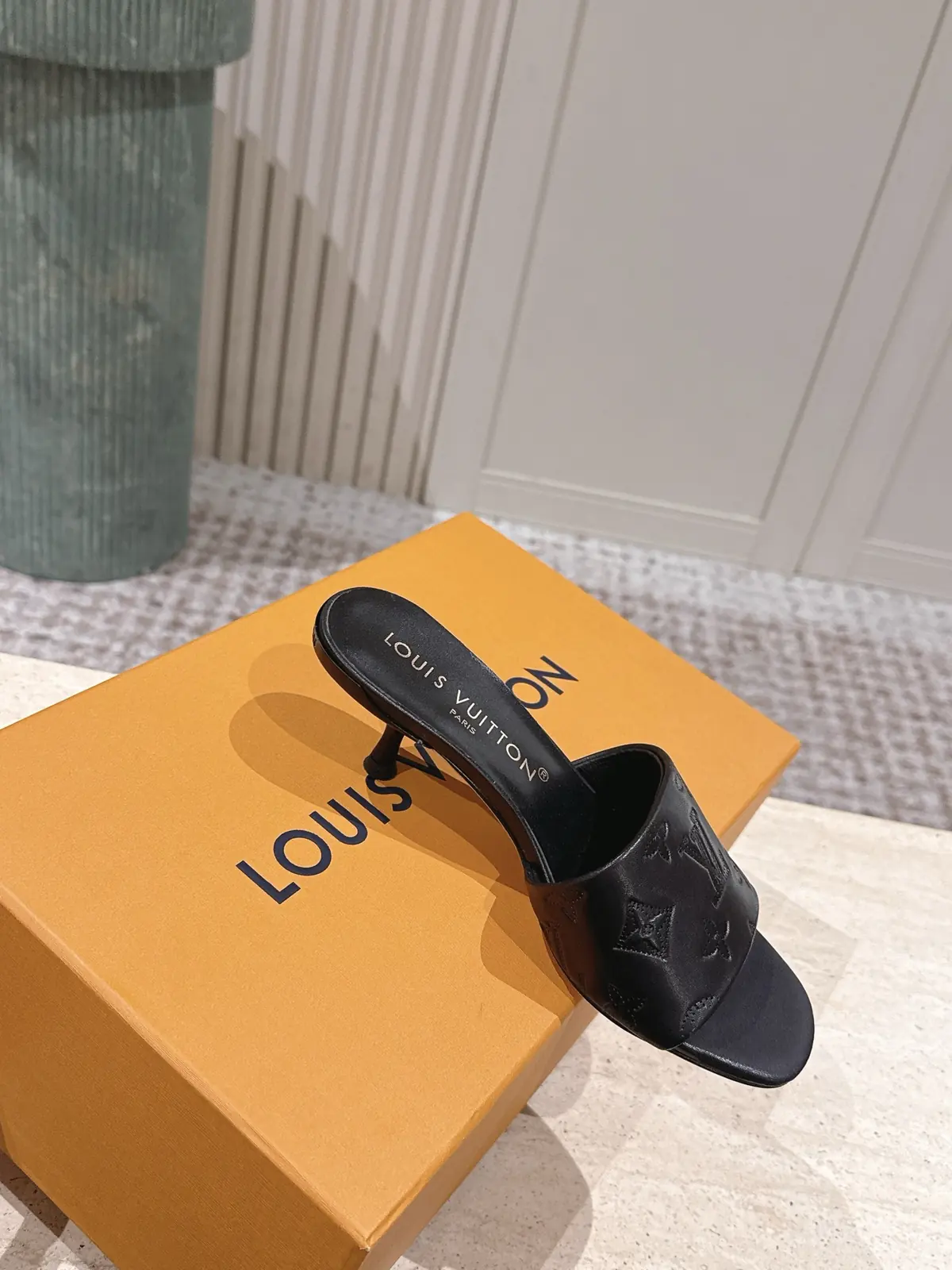 LV Style Leather Women's Shoes Lookbook Reference image 4