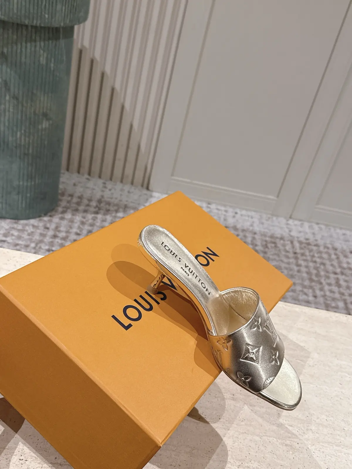 LV Style Leather Women's Shoes Lookbook Reference image 4