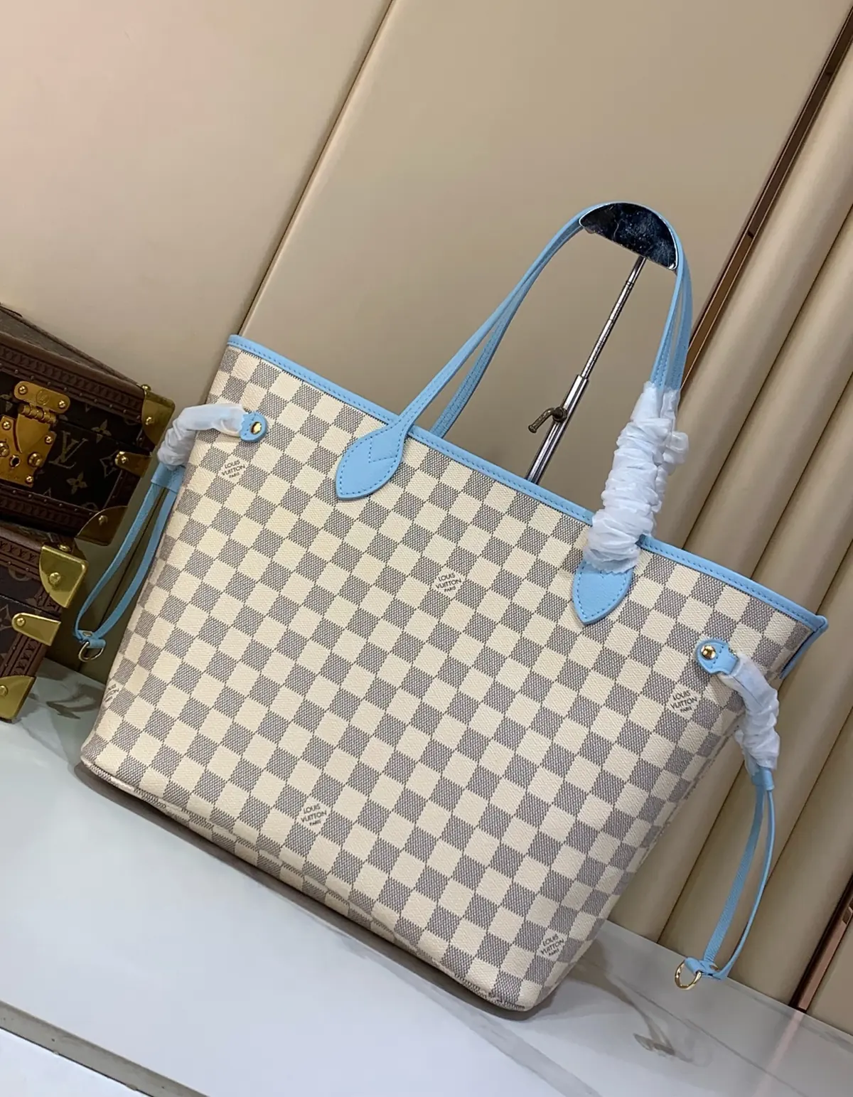 LV Style White Bag Lookbook Reference image 3