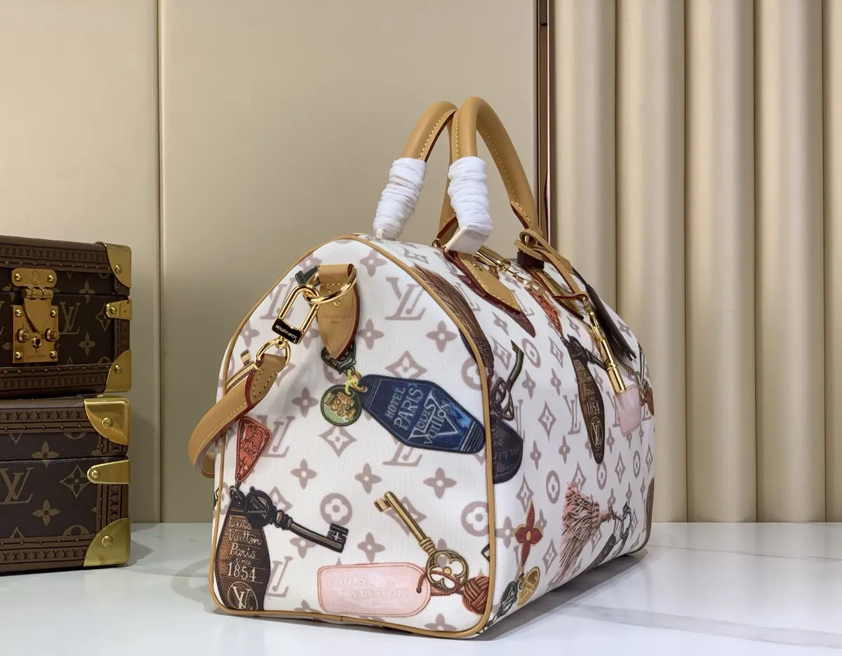 LV Style White Canvas Bag Lookbook Reference image 2
