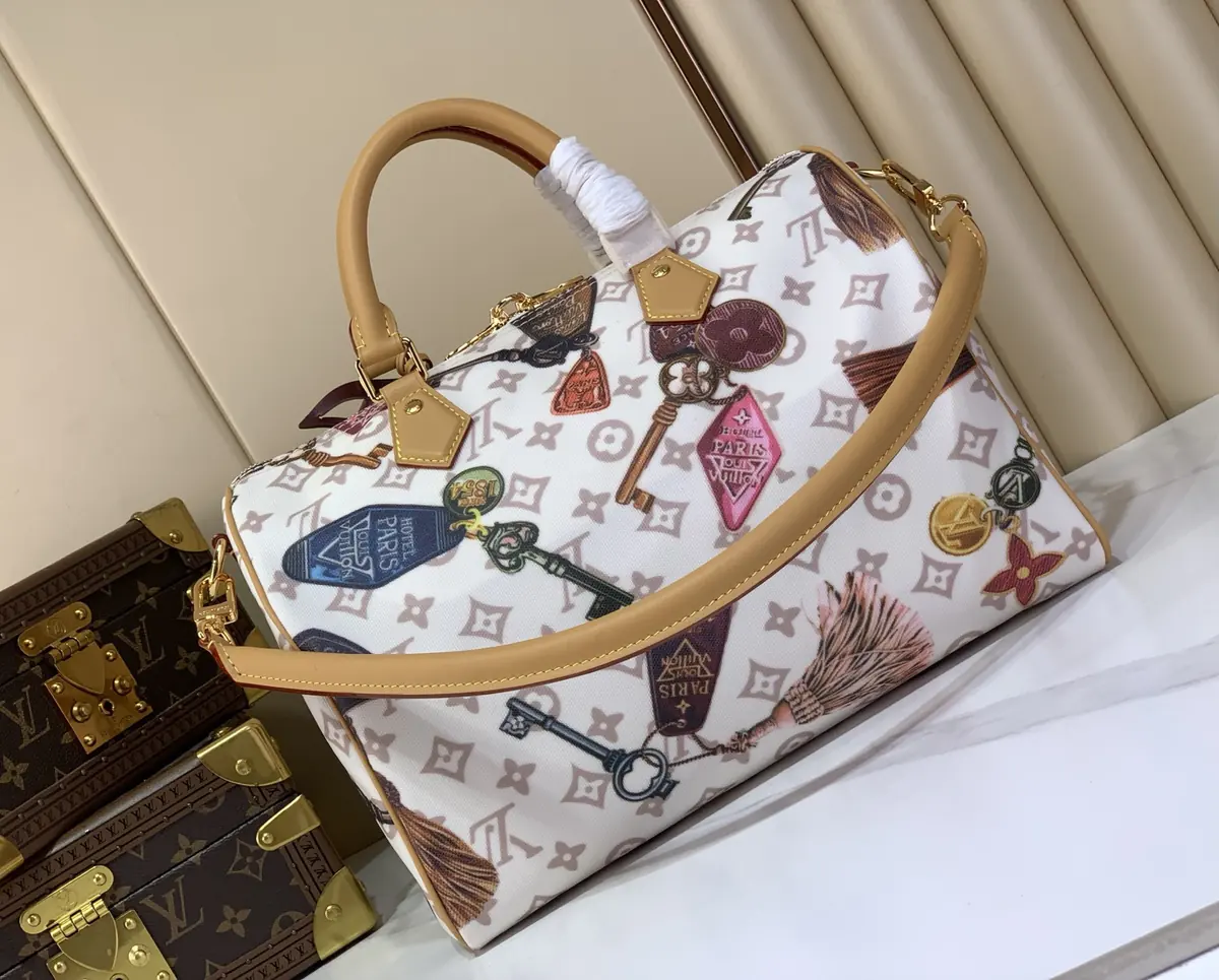 LV Style White Canvas Bag Lookbook Reference image 3