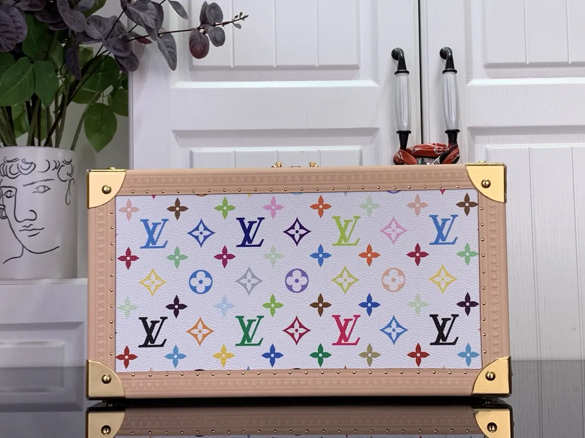 LV Style White Leather Bag Lookbook Reference image 4