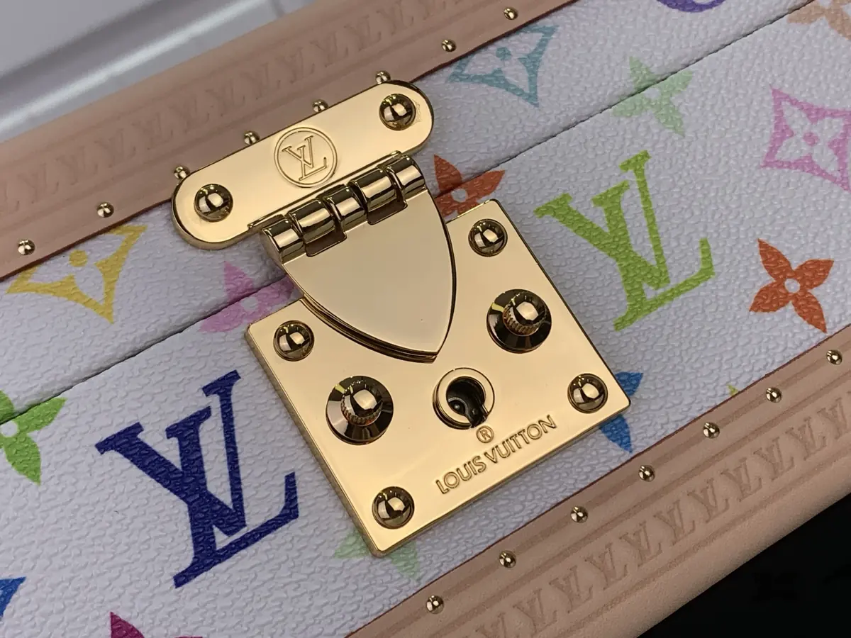 LV Style White Leather Bag Lookbook Reference image 5