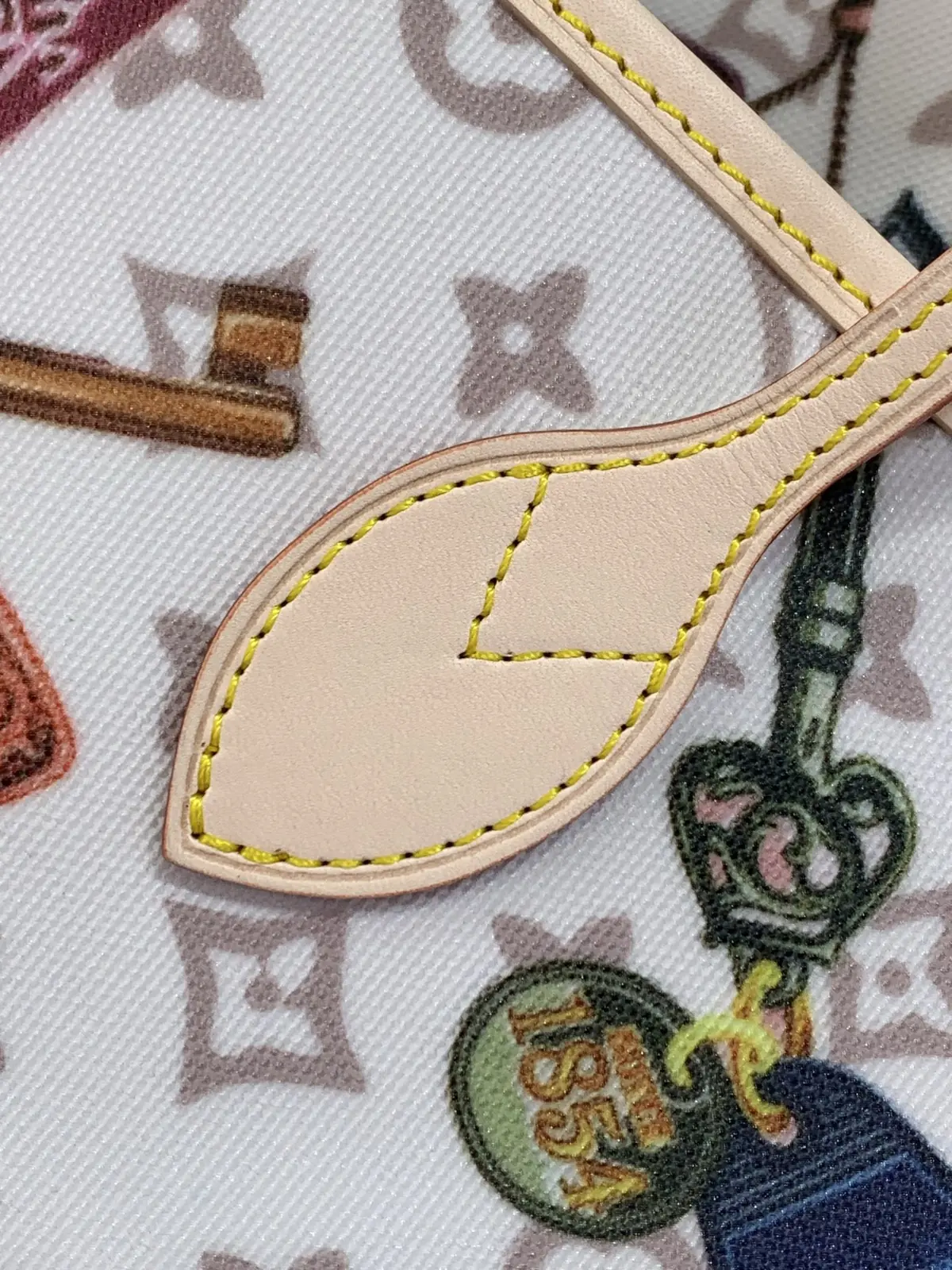 LV Style White Leather Bag Lookbook Reference image 6