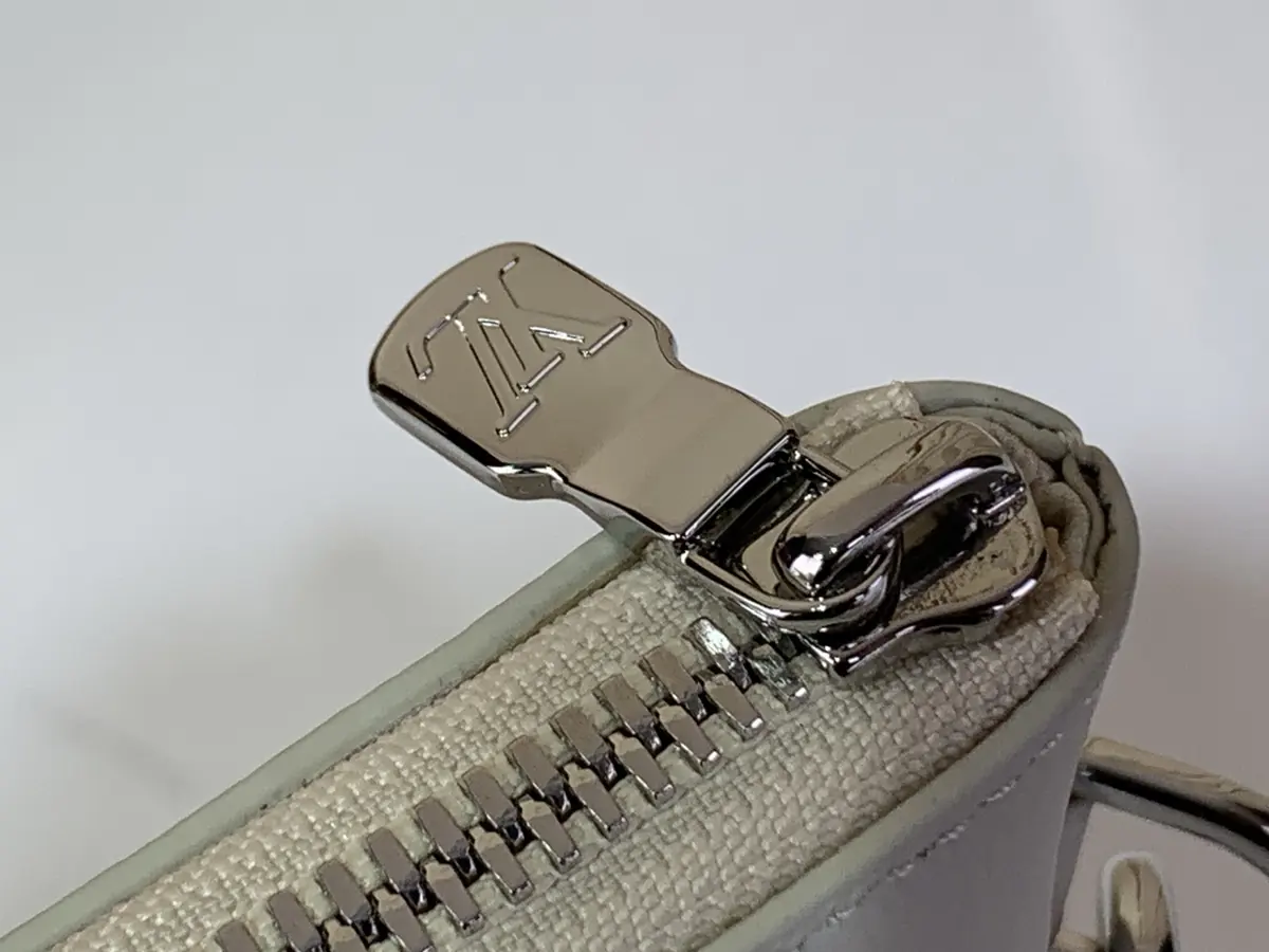 LV Style White Leather Clutch Lookbook Reference image 5