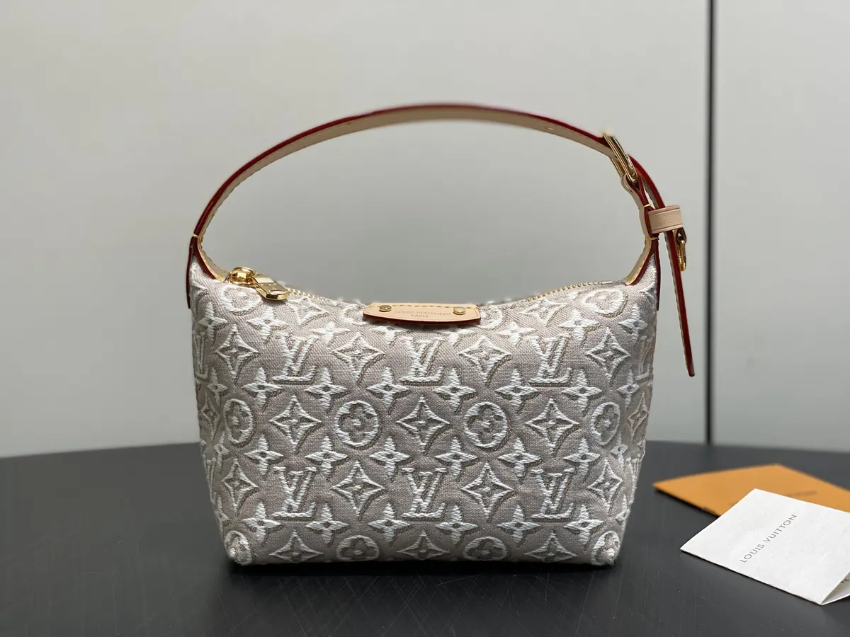 LV Style White Leather Clutch Bags detail image 1 from source 787718