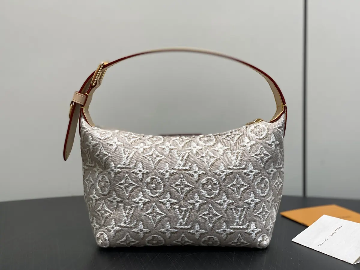 LV Style White Leather Clutch Bags detail image 3 from source 787718
