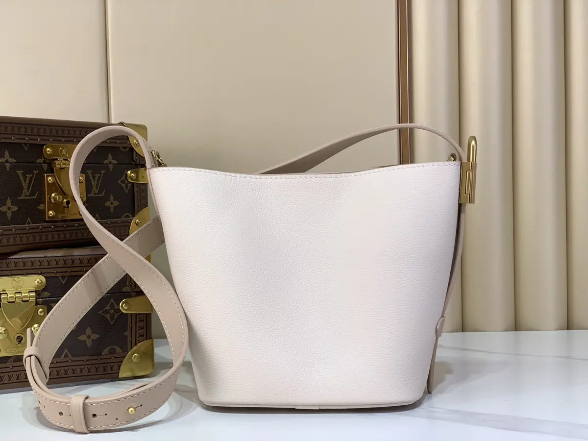 LV Style White Leather Crossbody Bag Lookbook Reference image 3